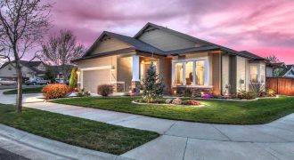Villa In 210 S Manlius St, Fayetteville